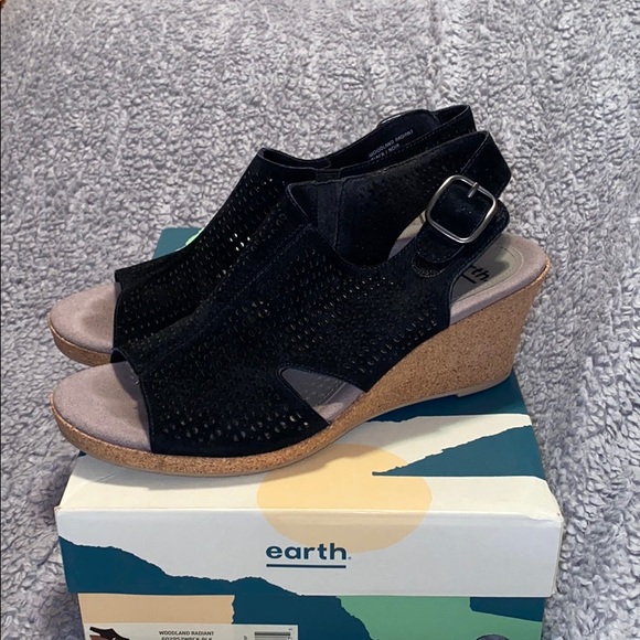 woodland sandals black